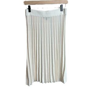 Ann Taylor Ivory Pleated Skirt Size P Small